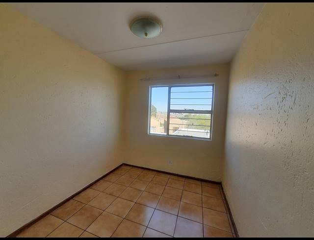 2 BEDROOM APARTMENT FOR SALE IN VORNA VALLEY